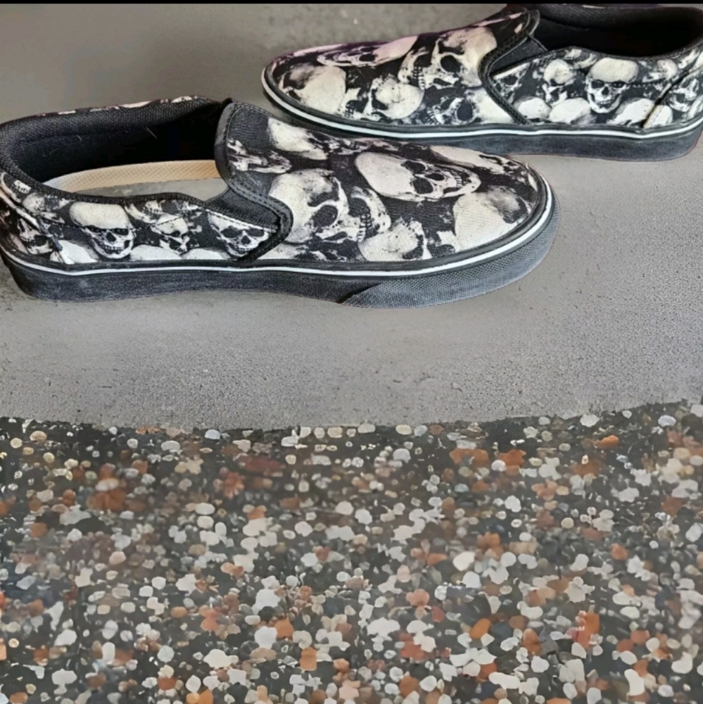 raad shop shoes Skull Slip Ons Men 6.5 Women 8.5 - Picture 7 of 9